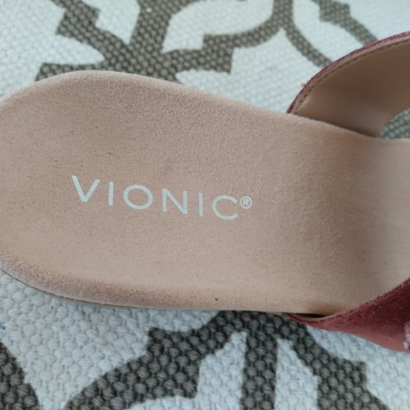 Vionic Bayu Sandal - Picture 7 of 8
